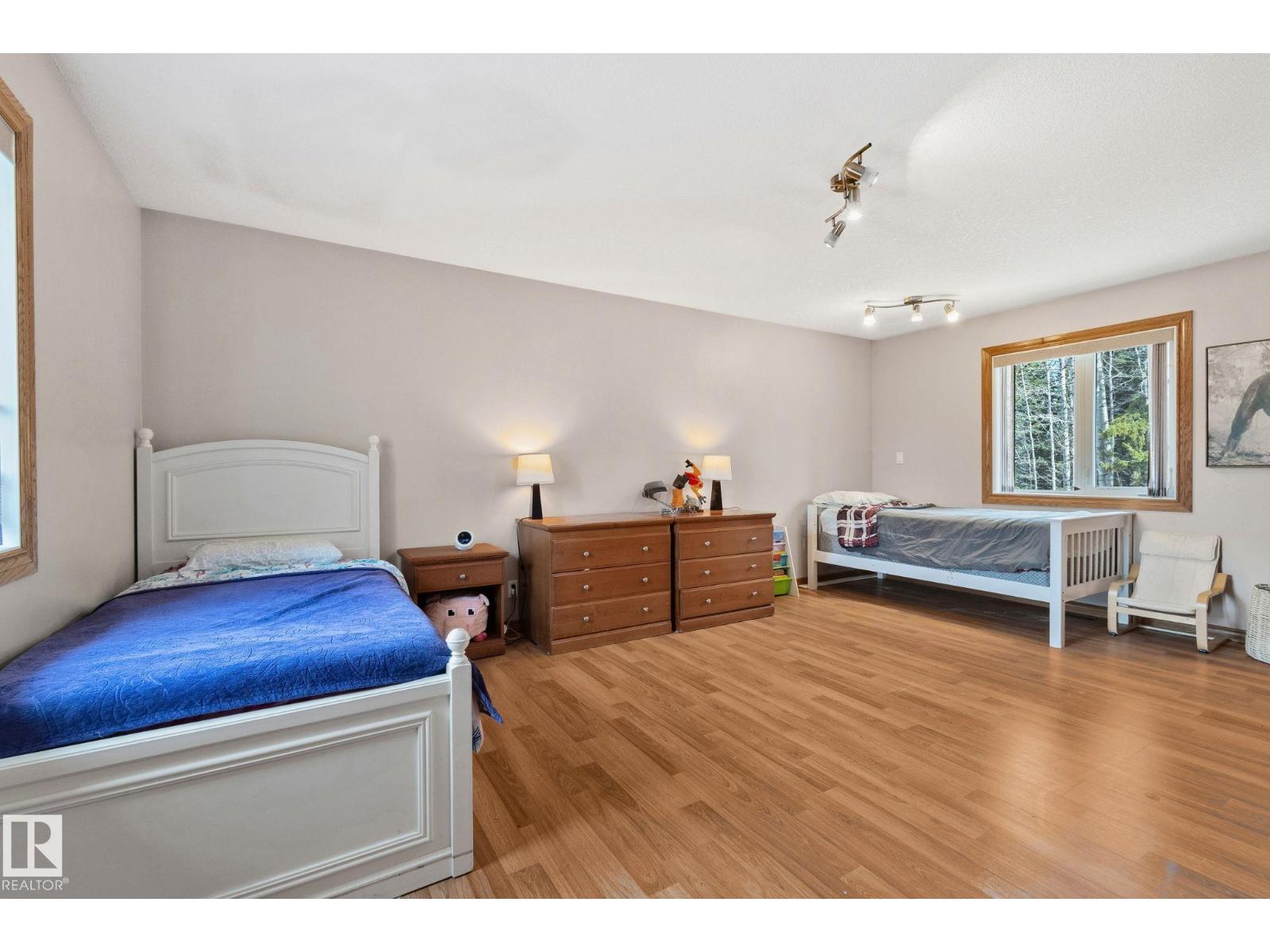 4228 8 AV — photo 25