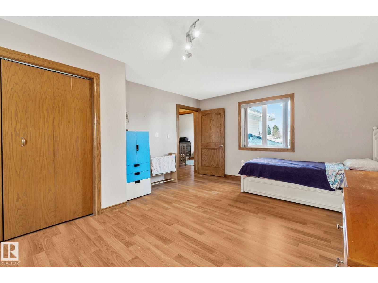 4228 8 AV — photo 26