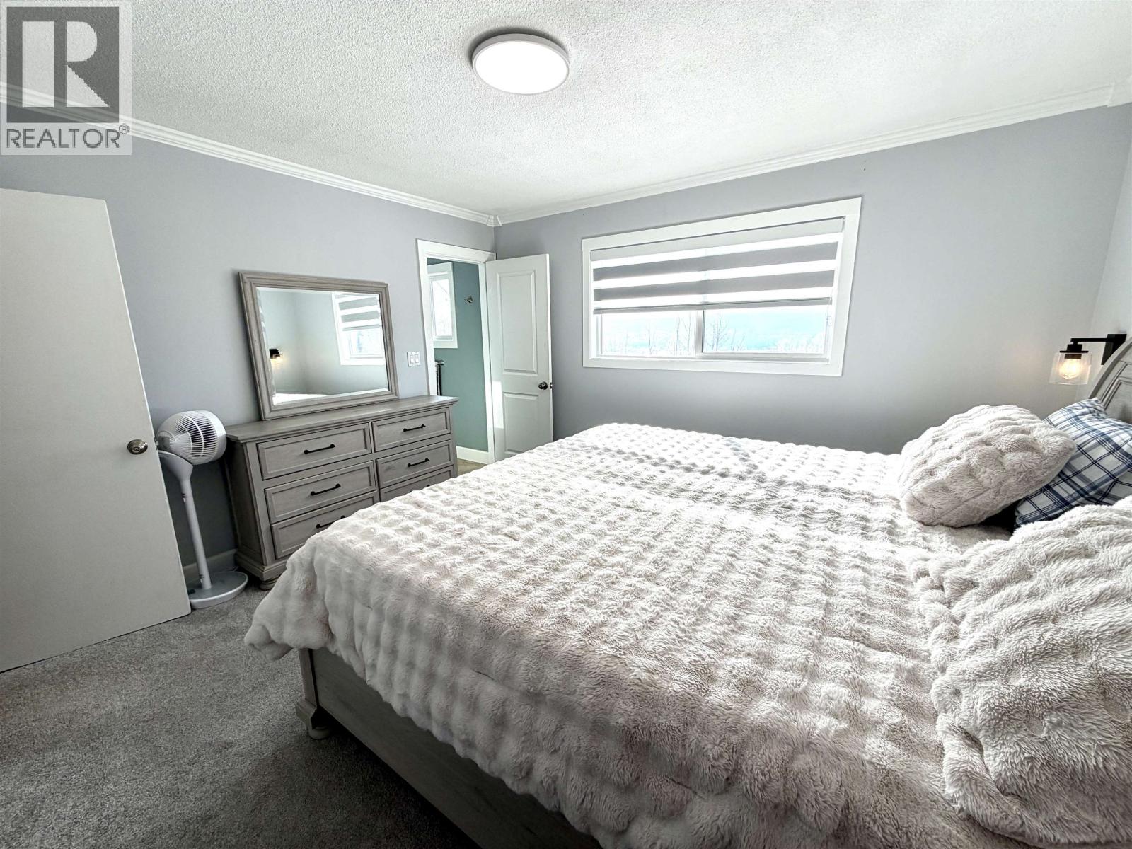 864 OLD LOOP ROAD - 28