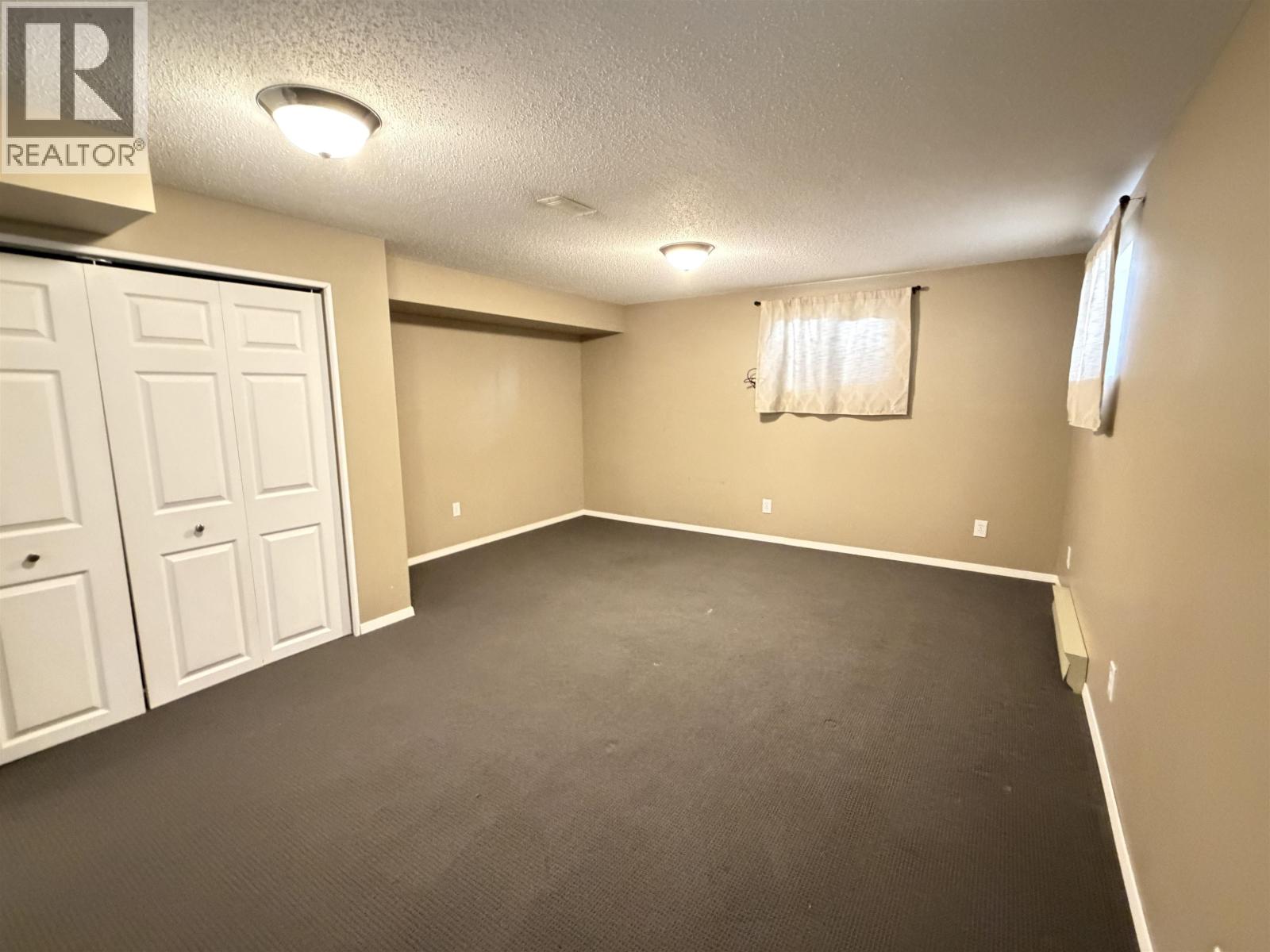 864 OLD LOOP ROAD - 33