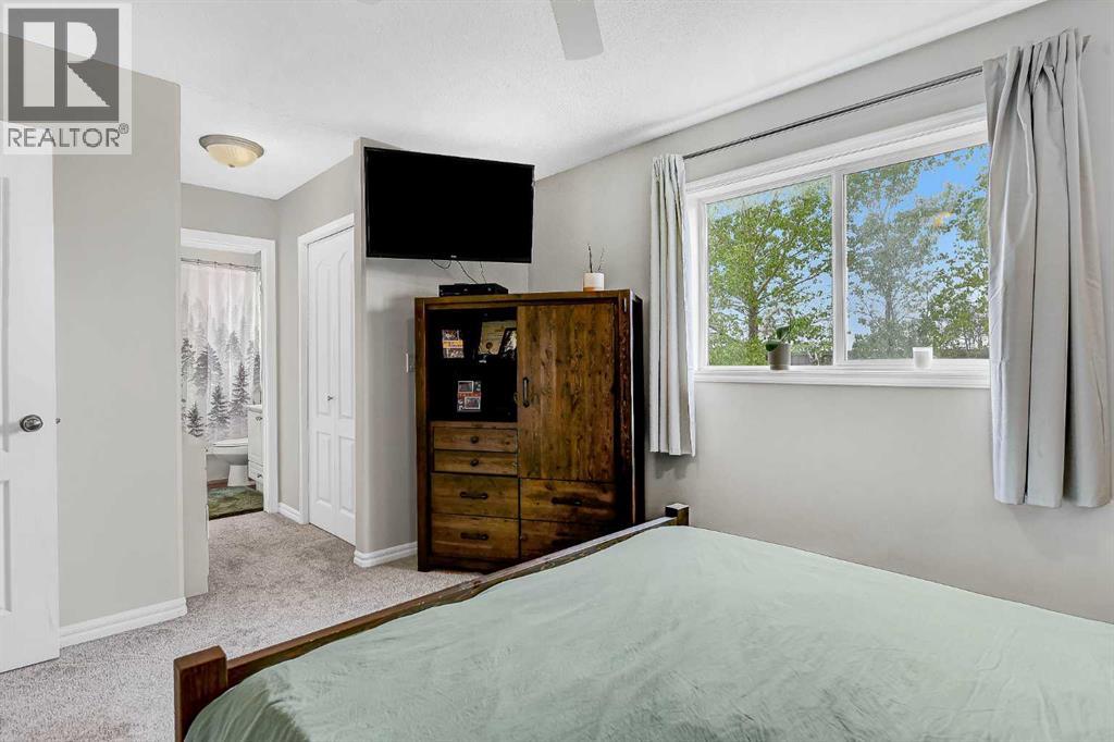 8214 115A Street — photo 18