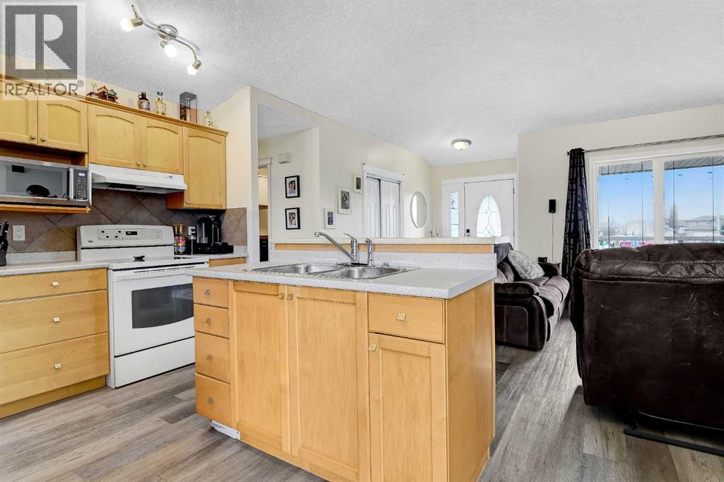 8214 115A Street — photo 13