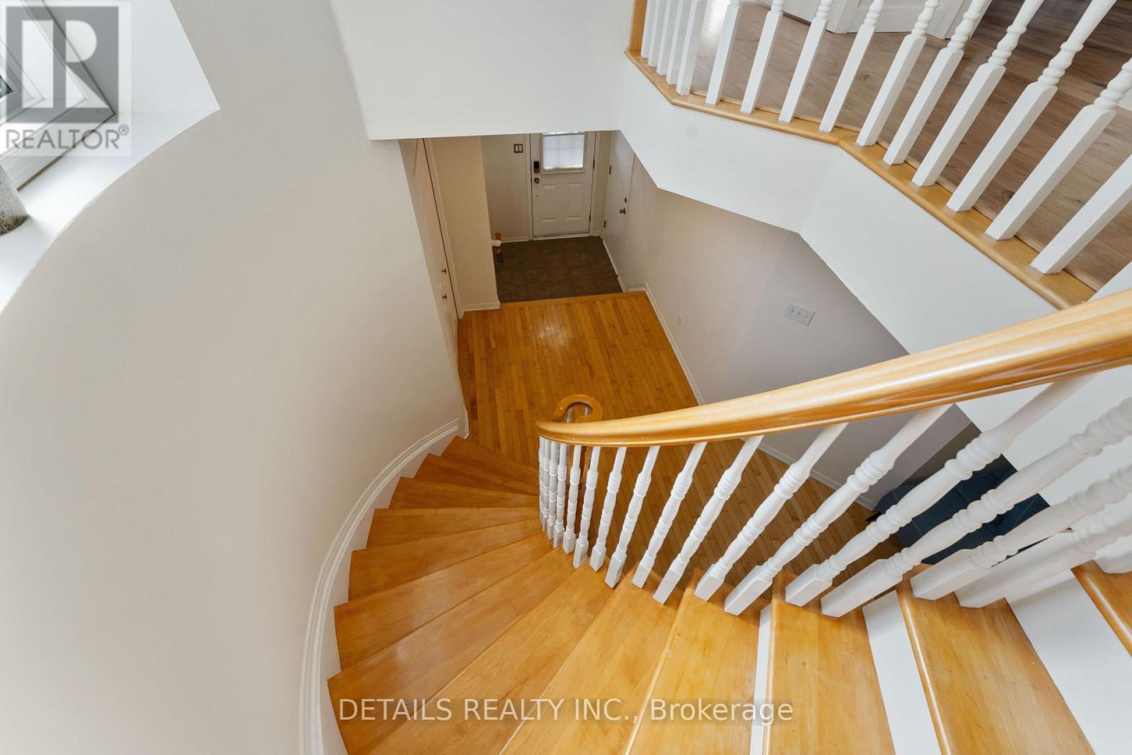 8 WIMBLEDON WAY - 13