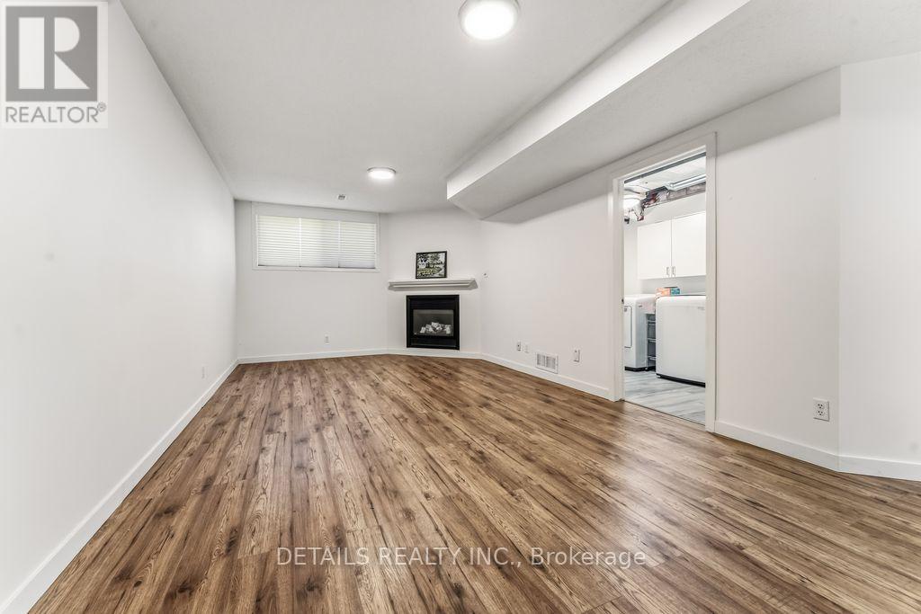 8 WIMBLEDON WAY - 21