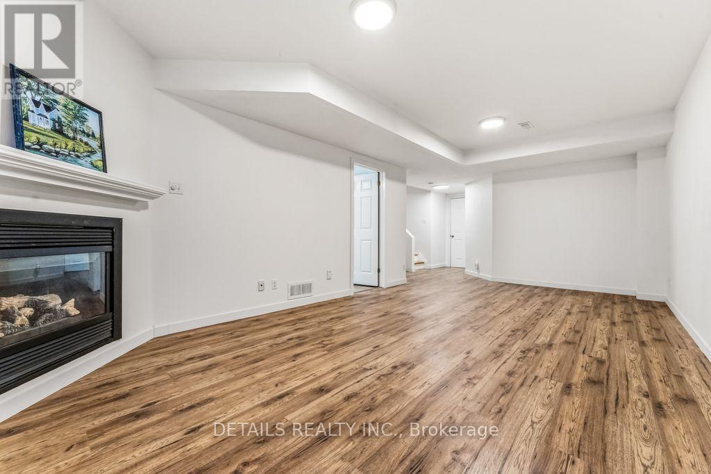 8 WIMBLEDON WAY - 22