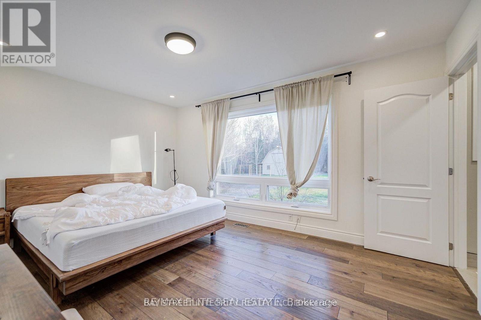 4909 HOLBORN ROAD - 35