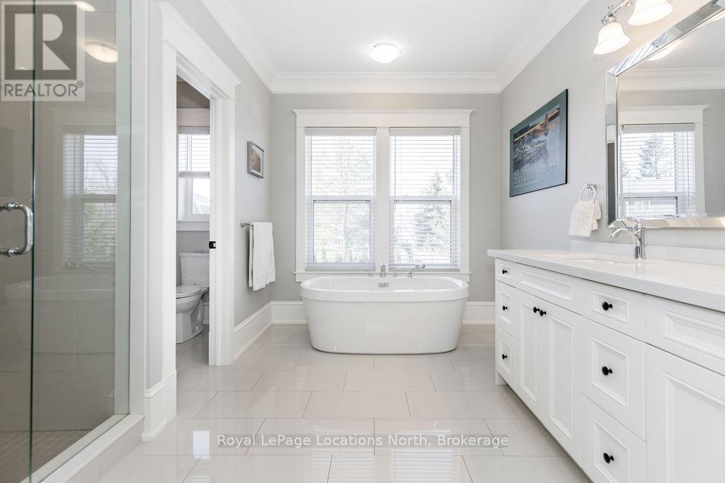 Primary Ensuite Bath