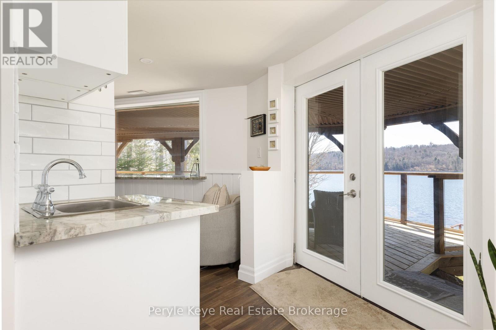 Walkout to Lower Deck