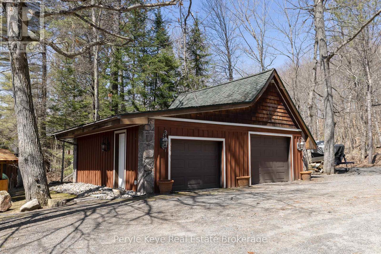 3 Bay Heated Garage (3rd at the back right side)