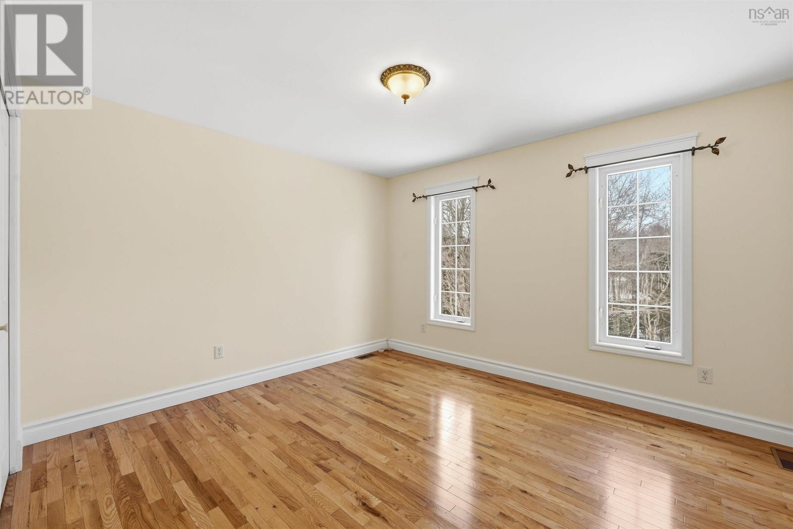 Property 30 of 50 of 9 Haliburton Crescent