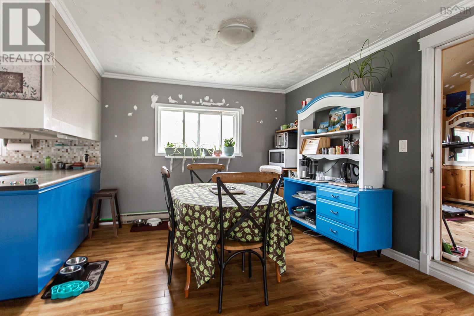 Property 10 of 22 of 10456 Highway 201