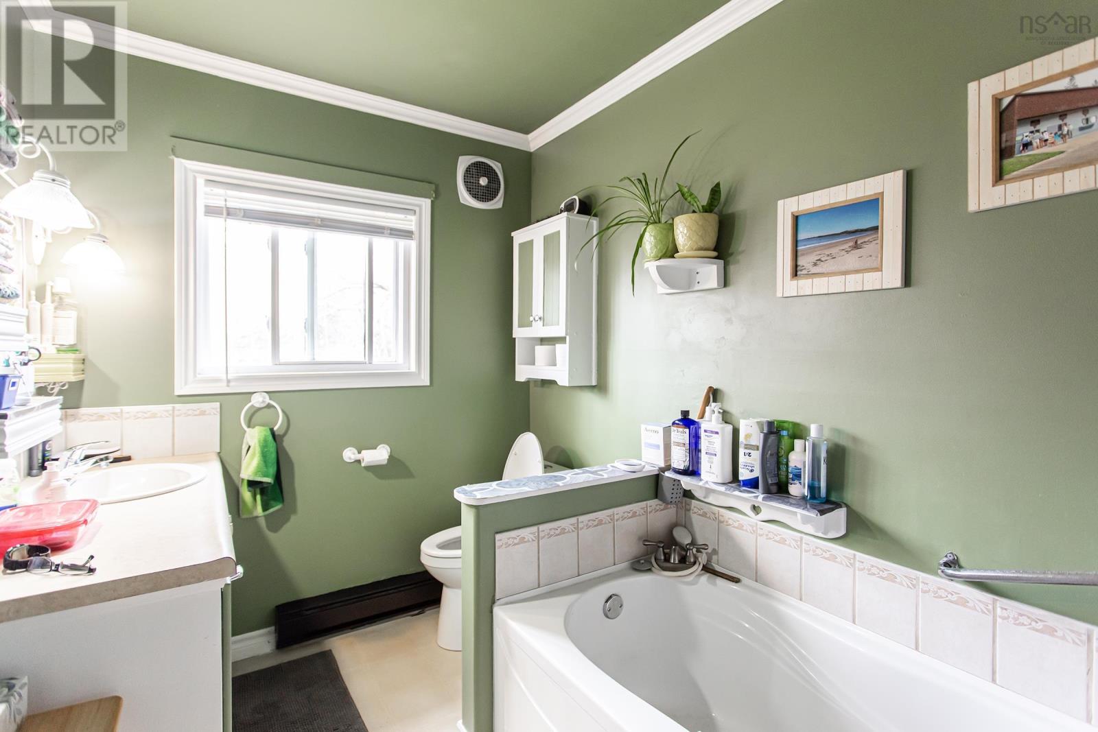 Property 15 of 22 of 10456 Highway 201