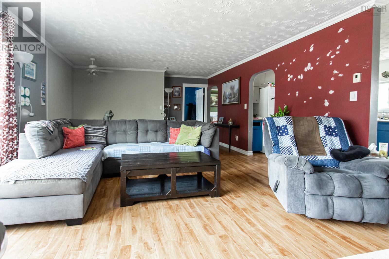 Property 9 of 22 of 10456 Highway 201