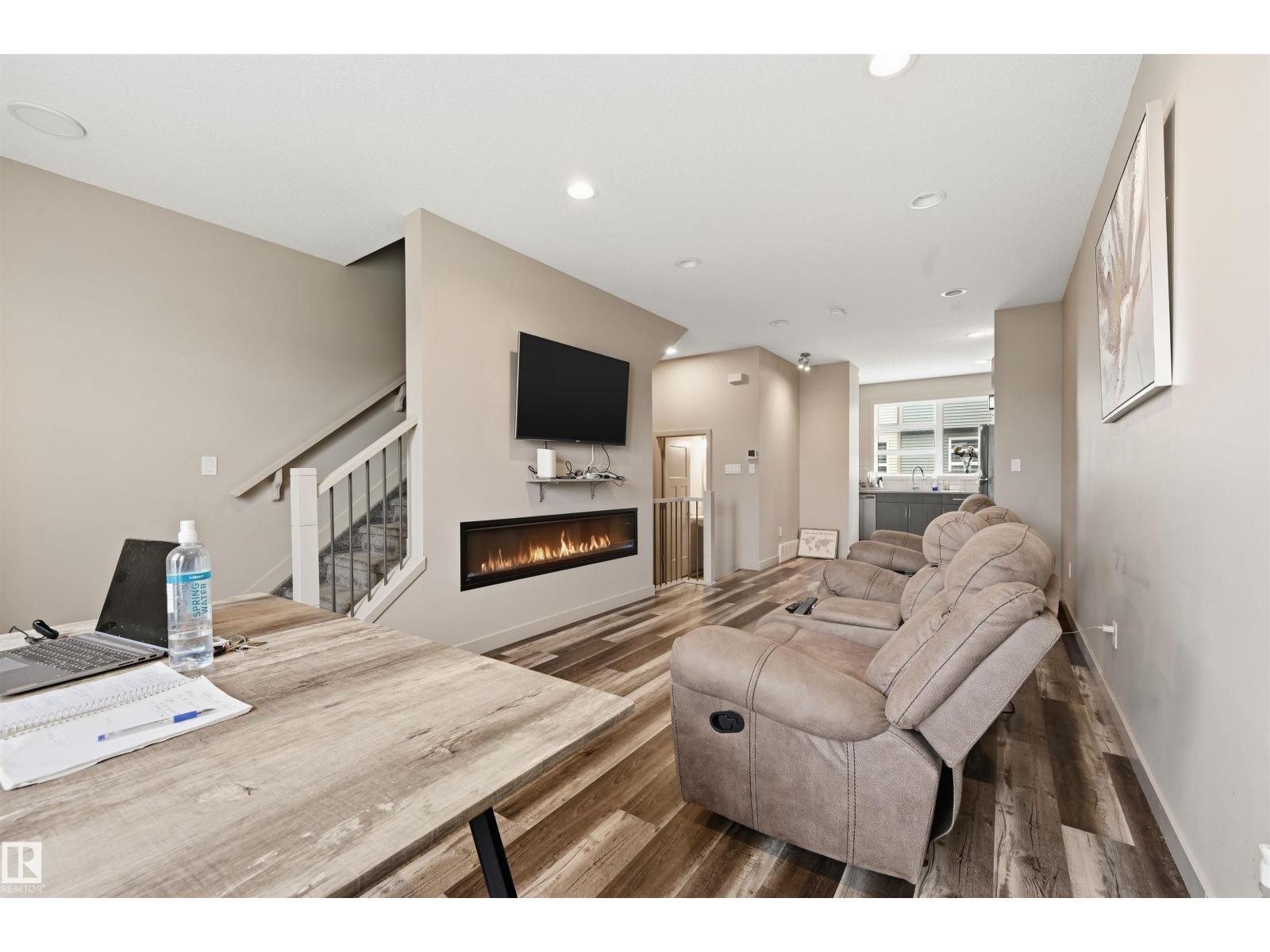 #5 17635 58 ST NW NW, Edmonton