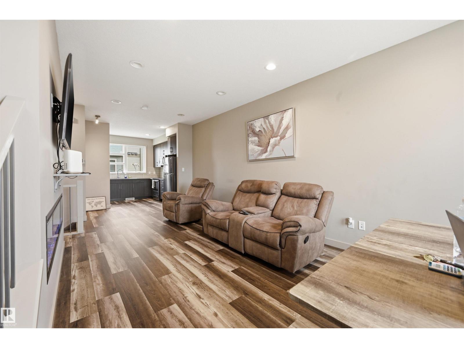 #5 17635 58 ST NW NW, Edmonton