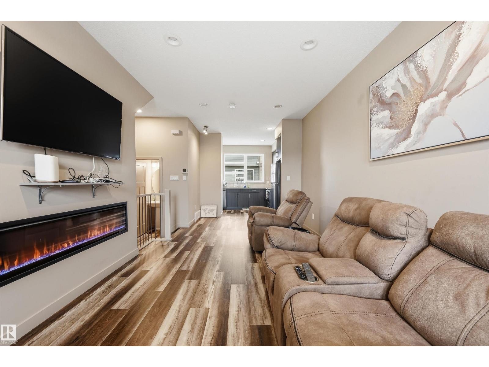 #5 17635 58 ST NW NW, Edmonton