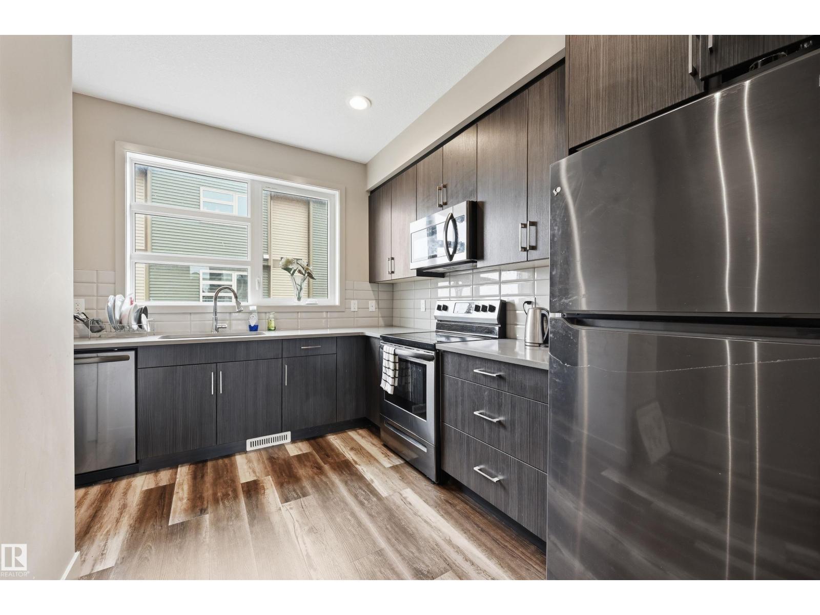 #5 17635 58 ST NW NW, Edmonton