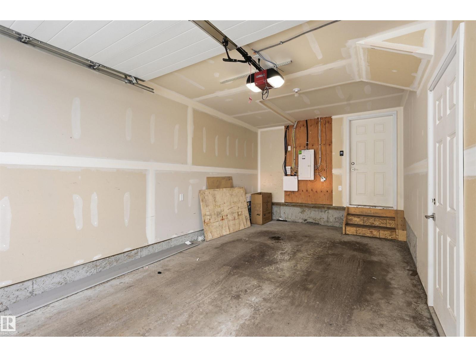 #5 17635 58 ST NW NW, Edmonton