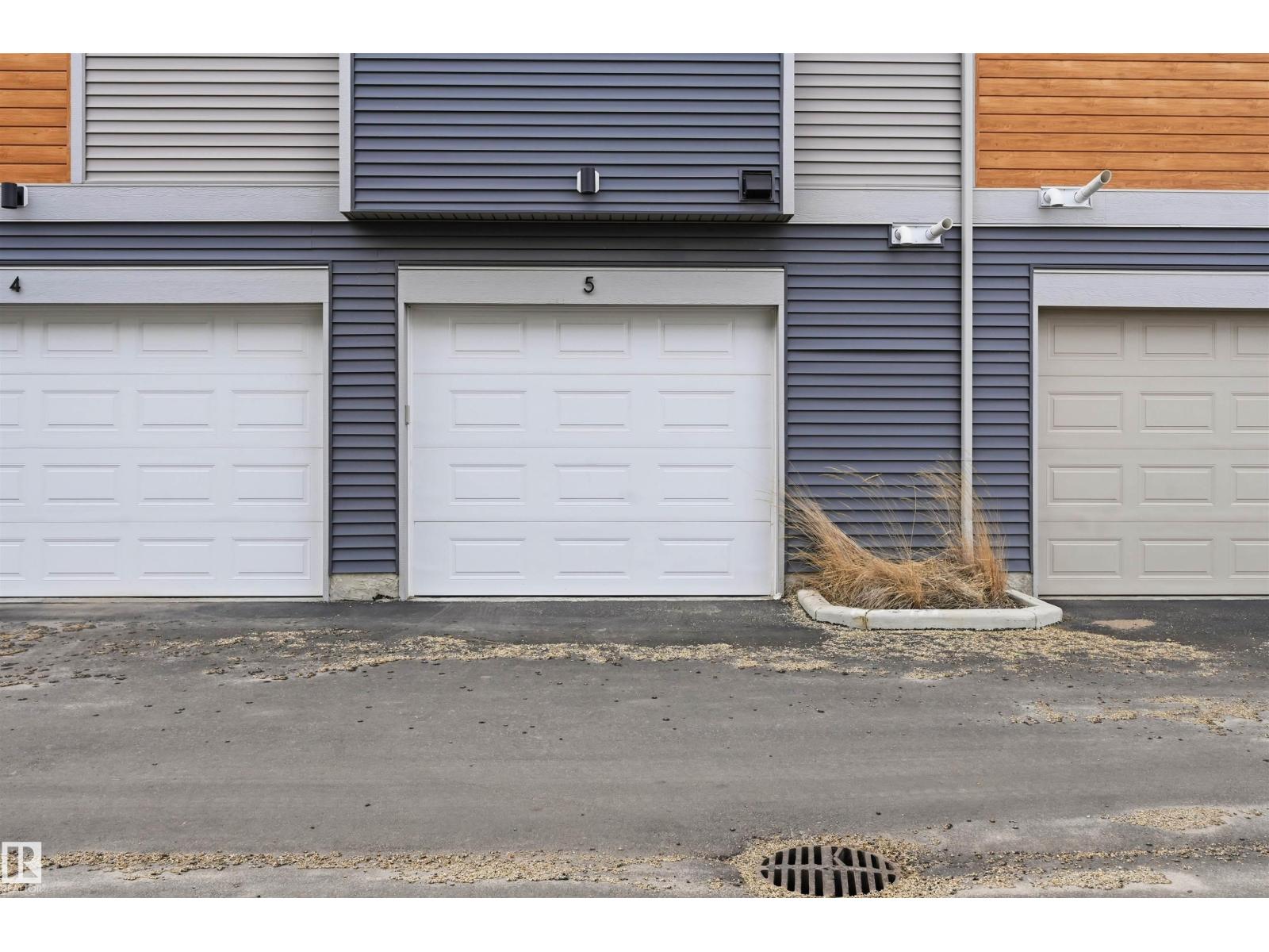 #5 17635 58 ST NW NW, Edmonton