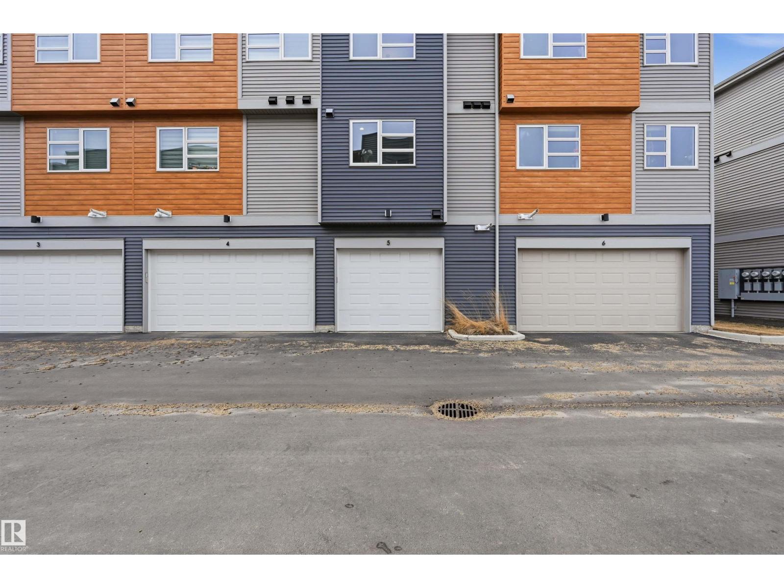 #5 17635 58 ST NW NW, Edmonton