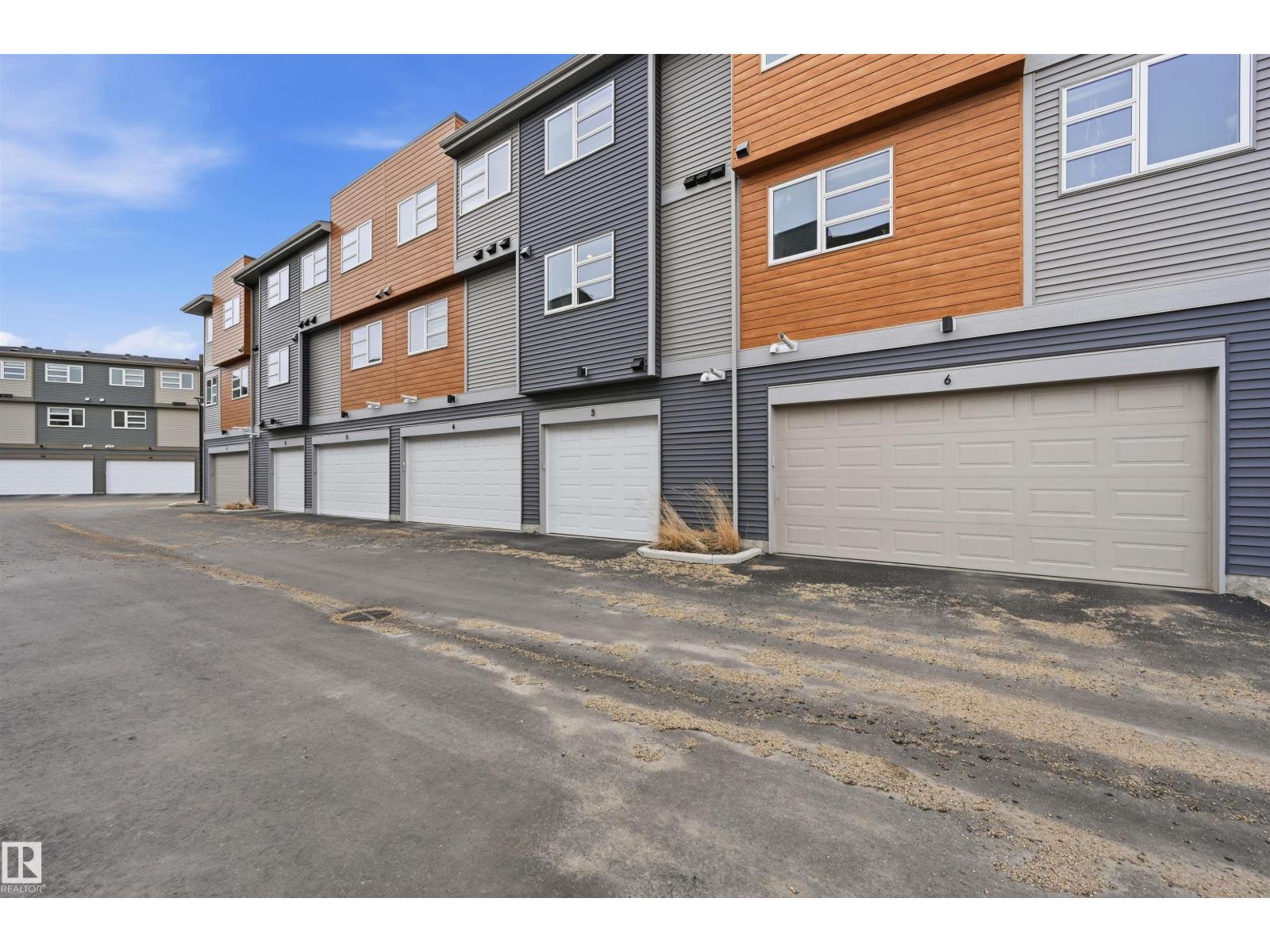 #5 17635 58 ST NW NW, Edmonton