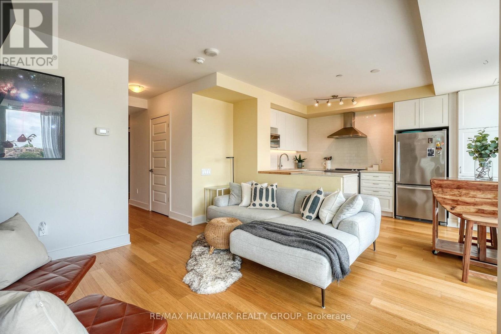 814 - 411 MACKAY STREET — photo 12