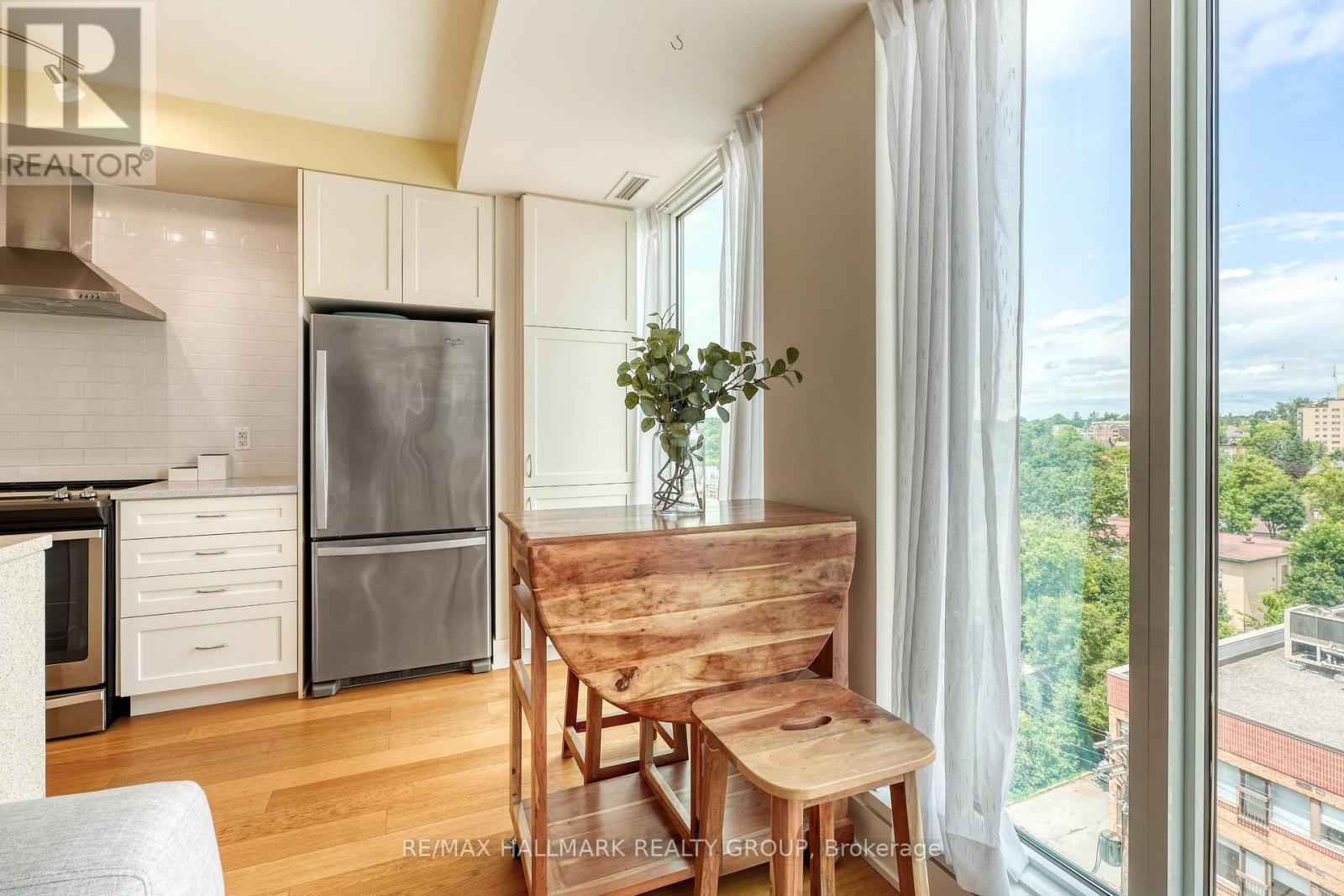 814 - 411 MACKAY STREET — photo 14