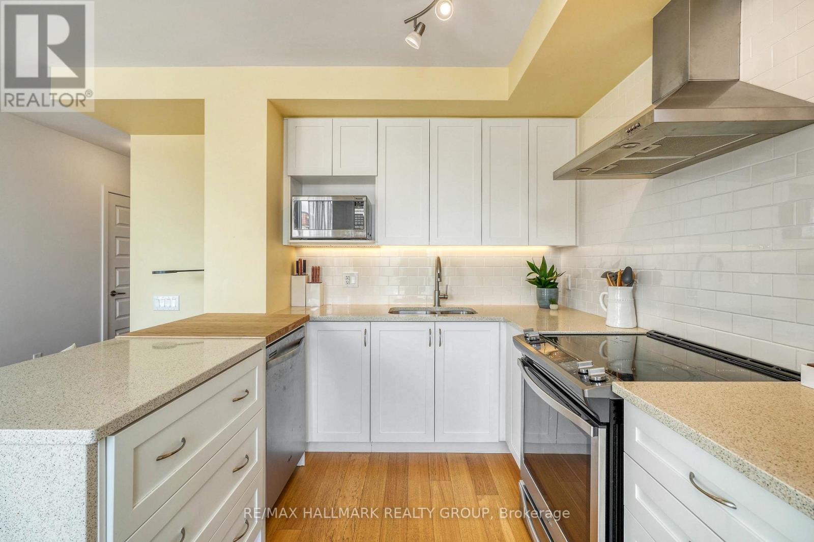 814 - 411 MACKAY STREET — photo 16