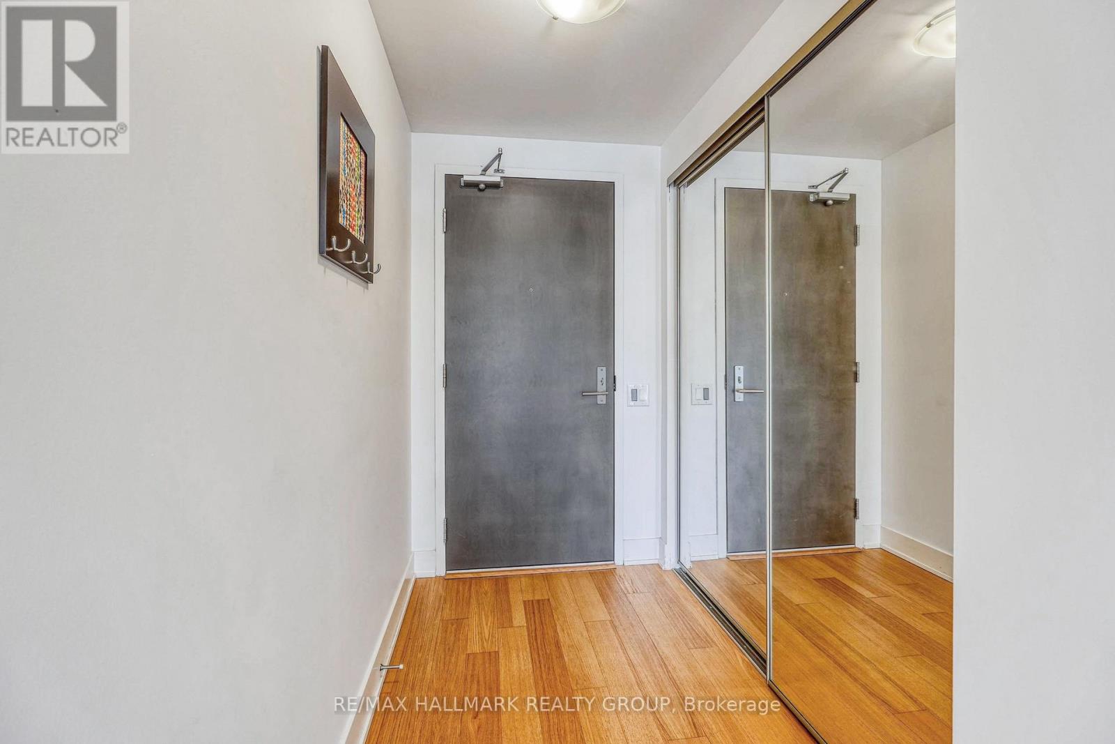 814 - 411 MACKAY STREET — photo 7