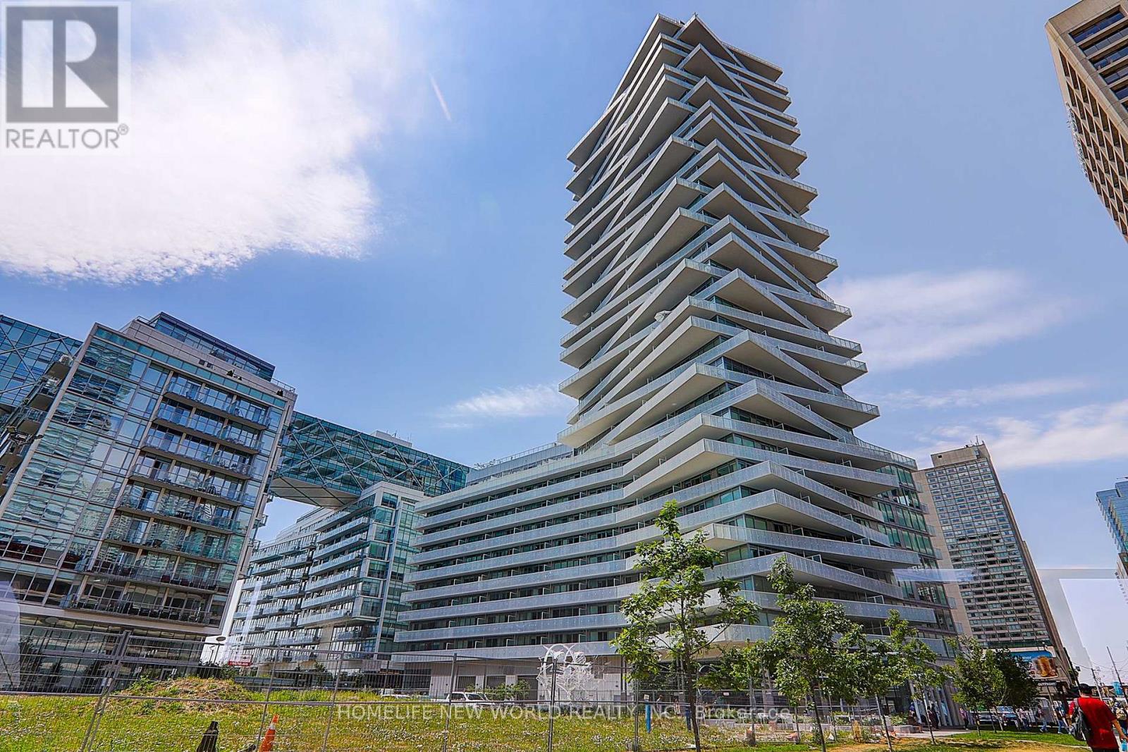 #1906 15 QUEENS QUAY E - 4