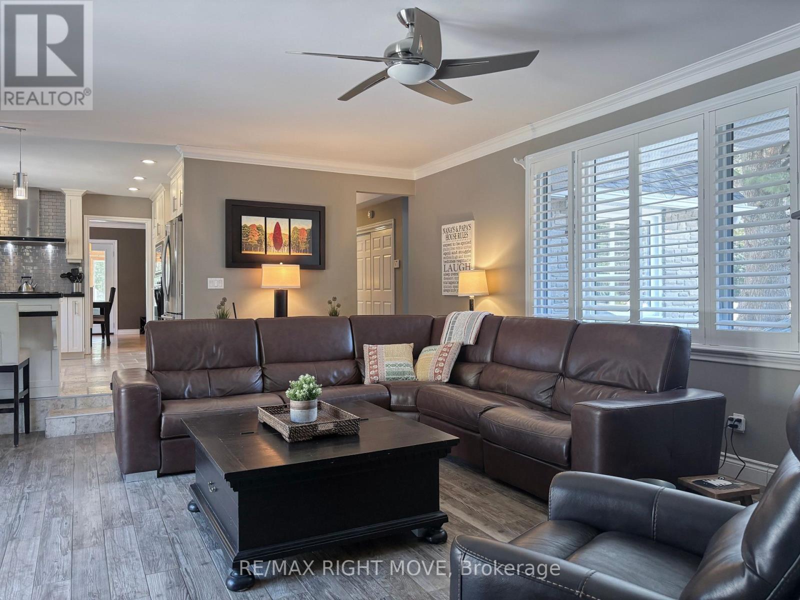 Livingroom open to kitchen