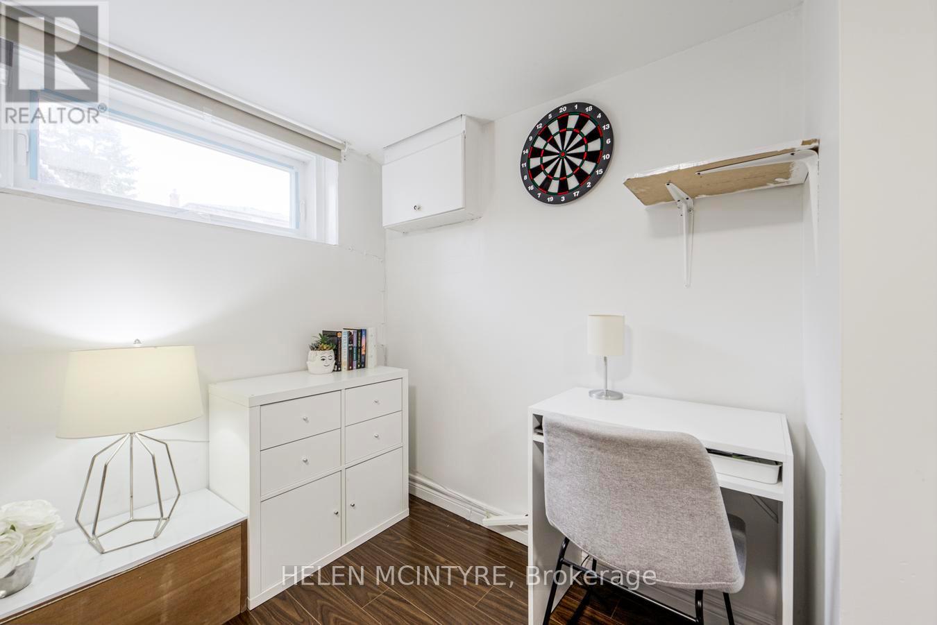 2 BIRCH TREE CRESCENT - 24