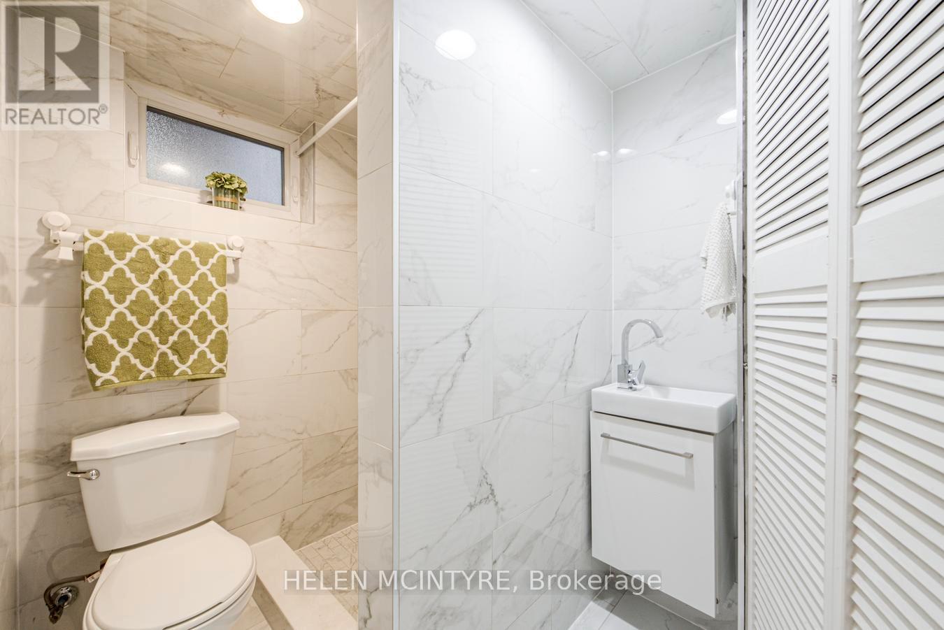 2 BIRCH TREE CRESCENT - 28