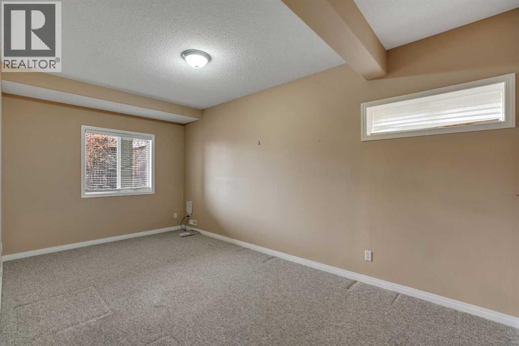 56 Royal Abbey Rise NW — photo 41