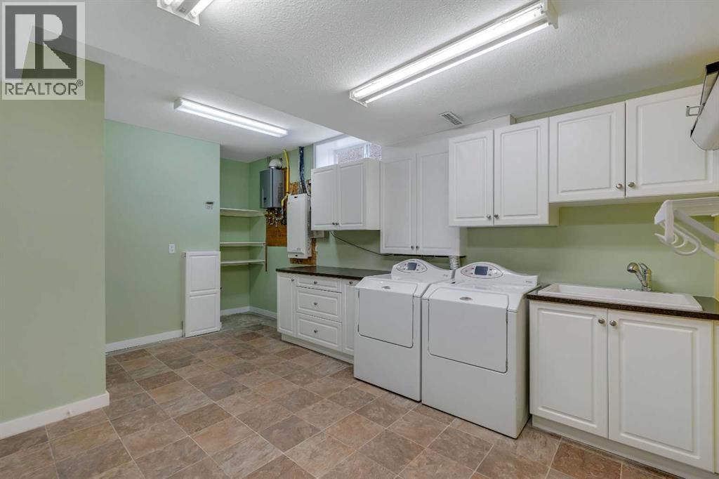 56 Royal Abbey Rise NW — photo 46