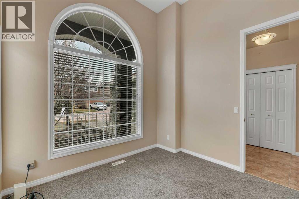 56 Royal Abbey Rise NW — photo 7