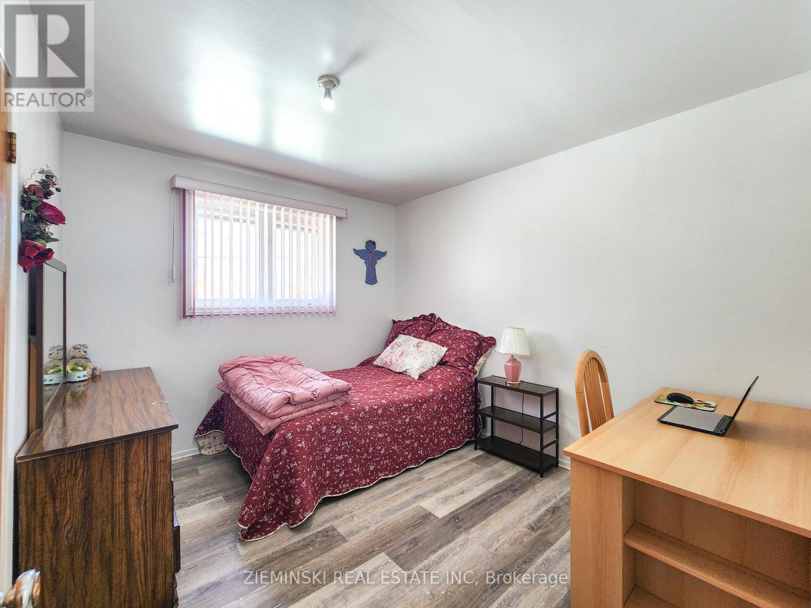 120 PICADILLY CIRCLE - 14