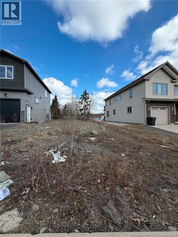 12 Weavers Way, Fredericton — photo 3