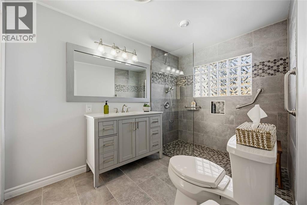 128 ALEXANDRA AVENUE, Point Edward, Ontario, N7V1C2 — Photo 16