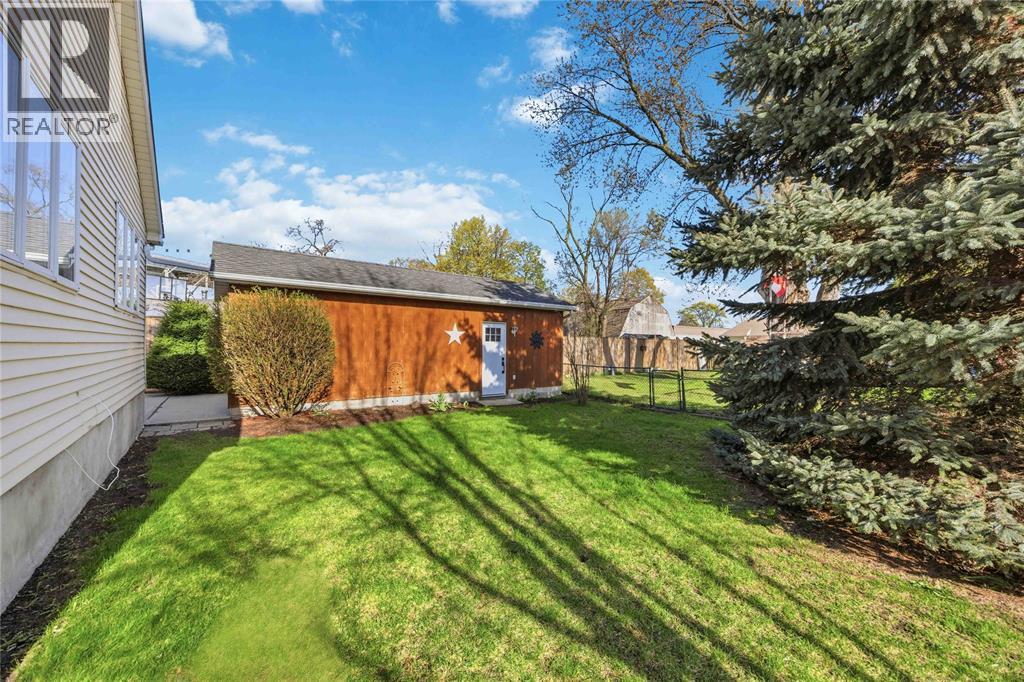 128 ALEXANDRA AVENUE, Point Edward, Ontario, N7V1C2 — Photo 32
