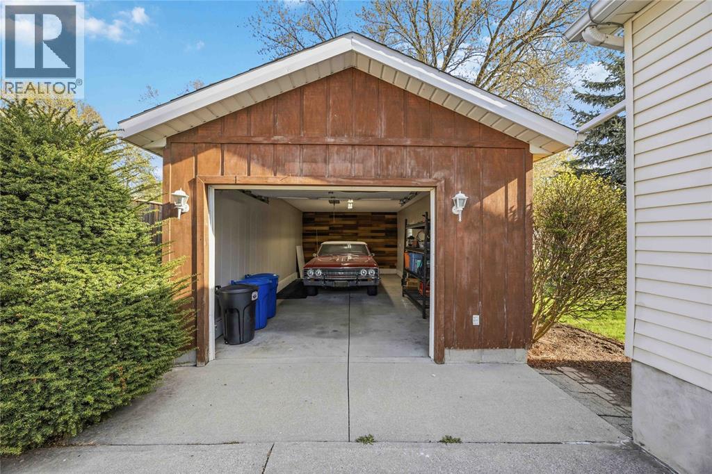 128 ALEXANDRA AVENUE, Point Edward, Ontario, N7V1C2 — Photo 33