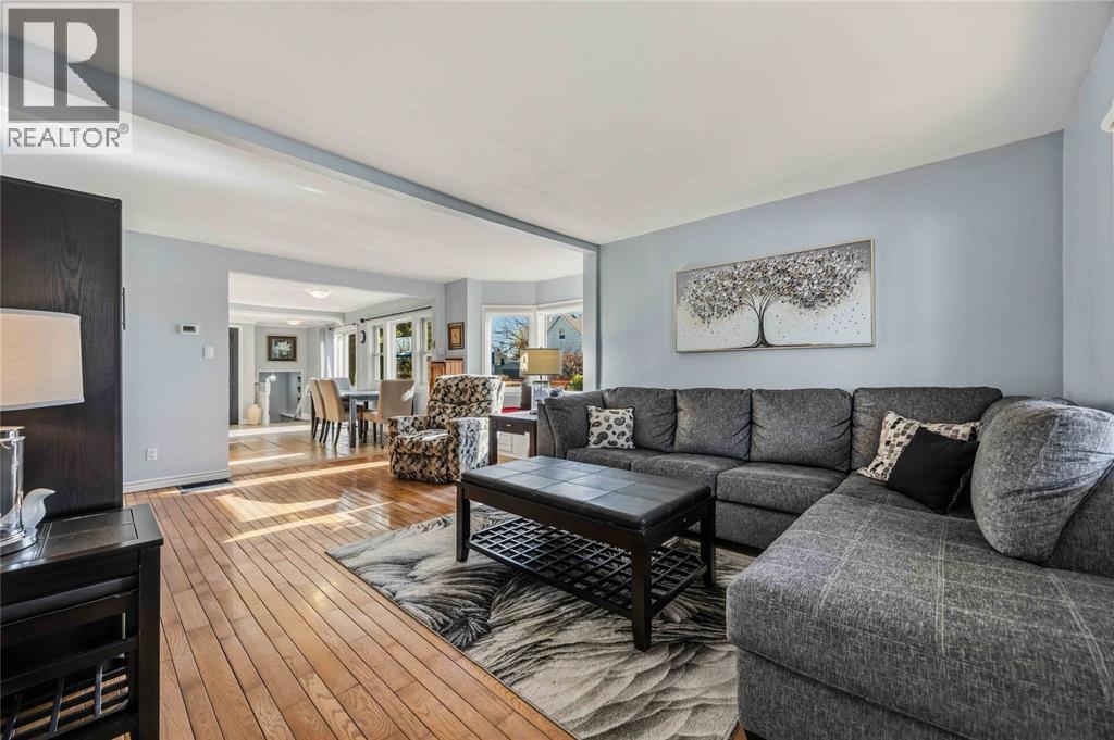 128 ALEXANDRA AVENUE, Point Edward, Ontario, N7V1C2 — Photo 6