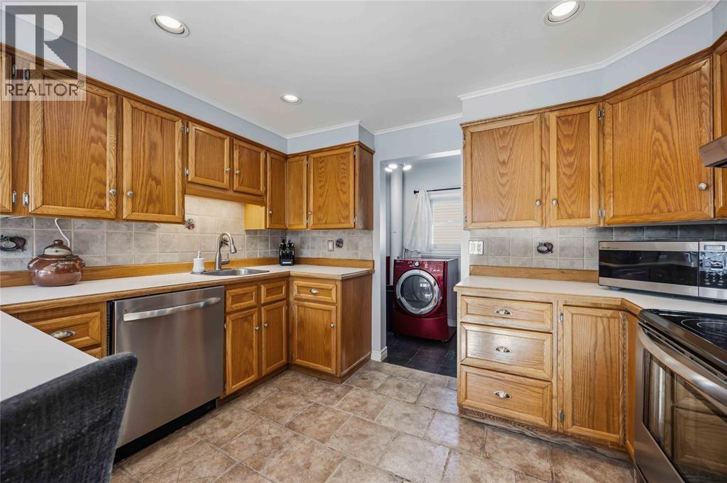 128 ALEXANDRA AVENUE, Point Edward, Ontario, N7V1C2 — Photo 9