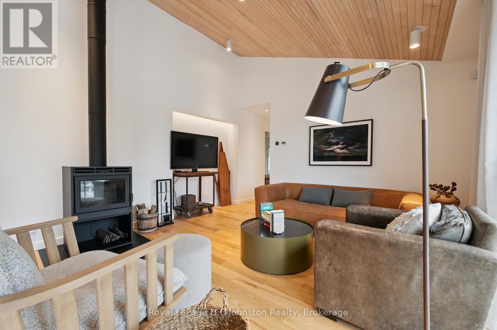 66 HURON STREET N - 10