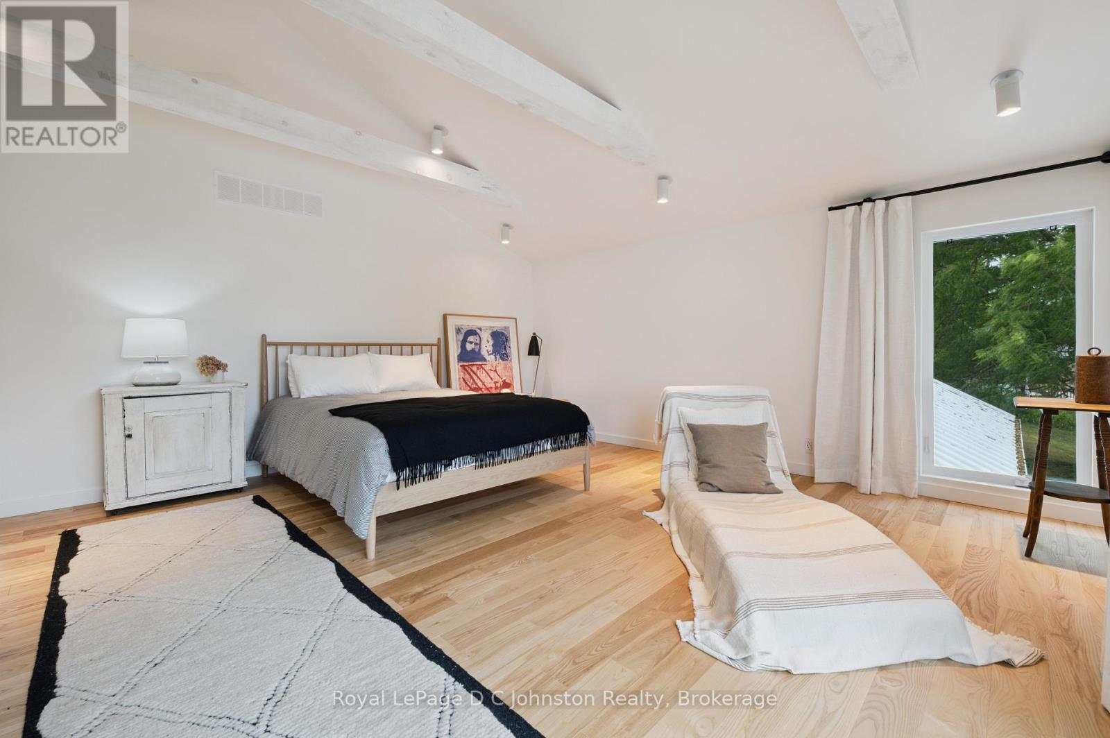 66 HURON STREET N - 27