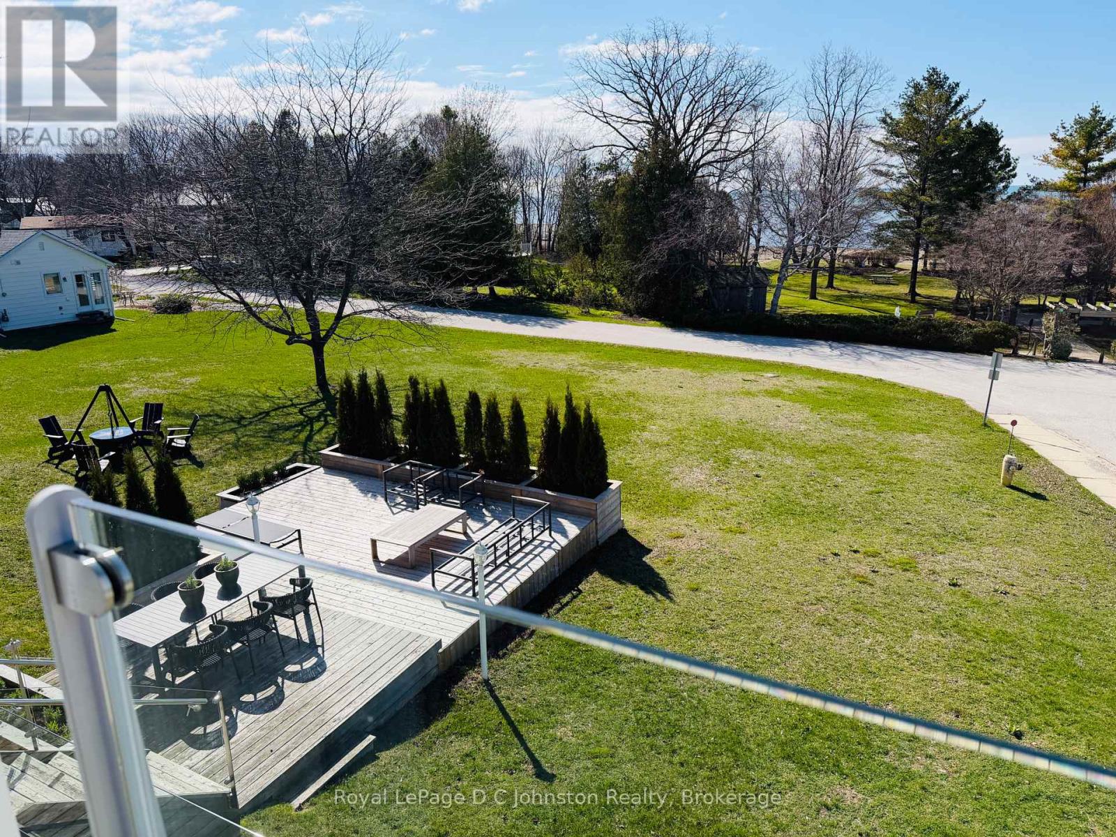 66 HURON STREET N - 29