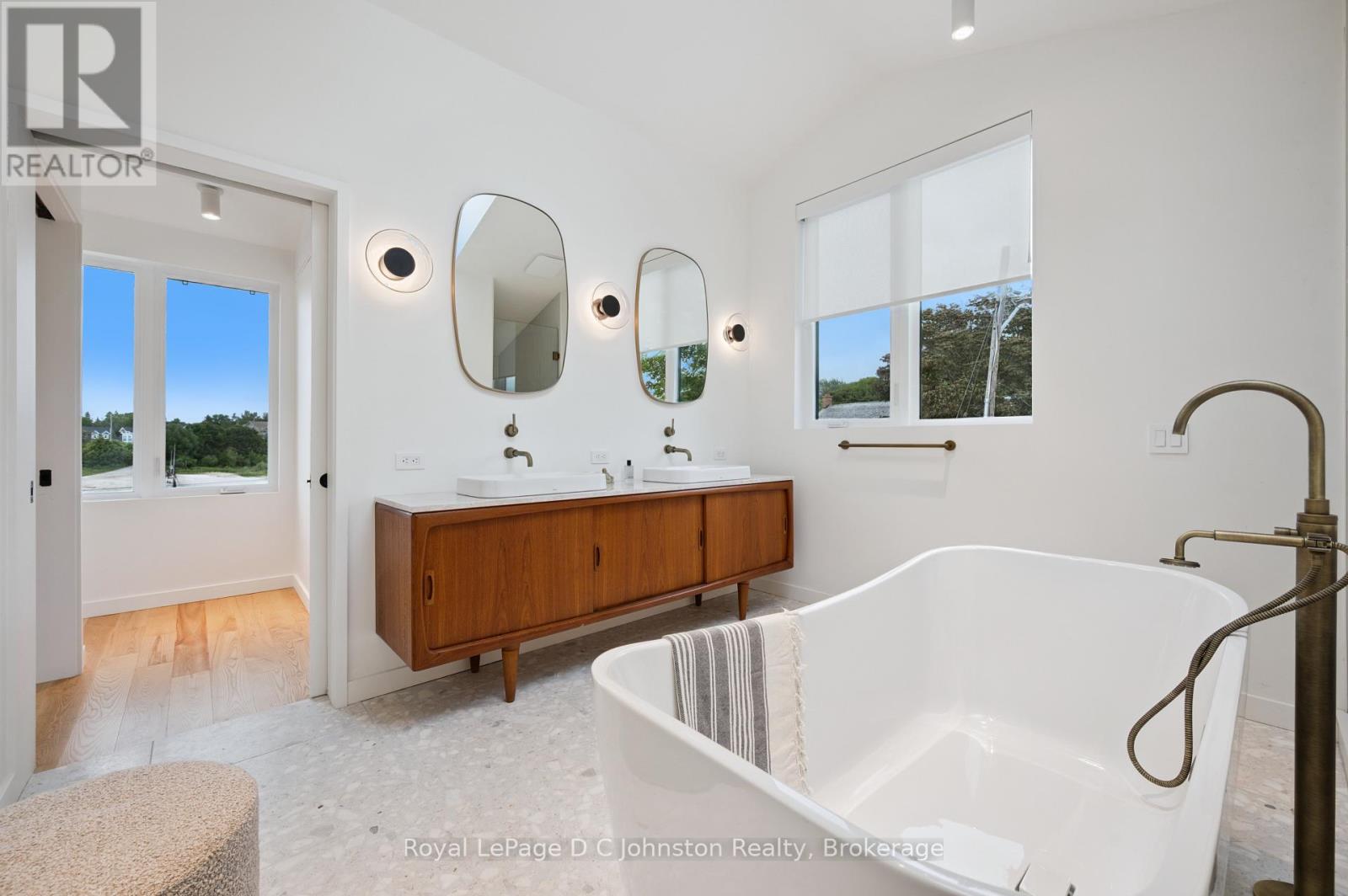 66 HURON STREET N - 30