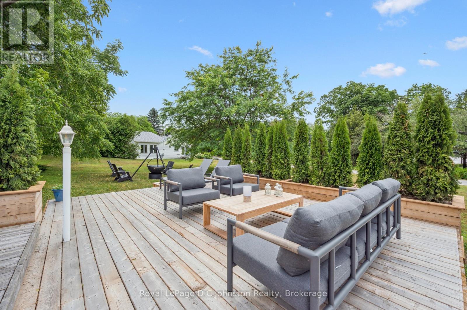 66 HURON STREET N - 39