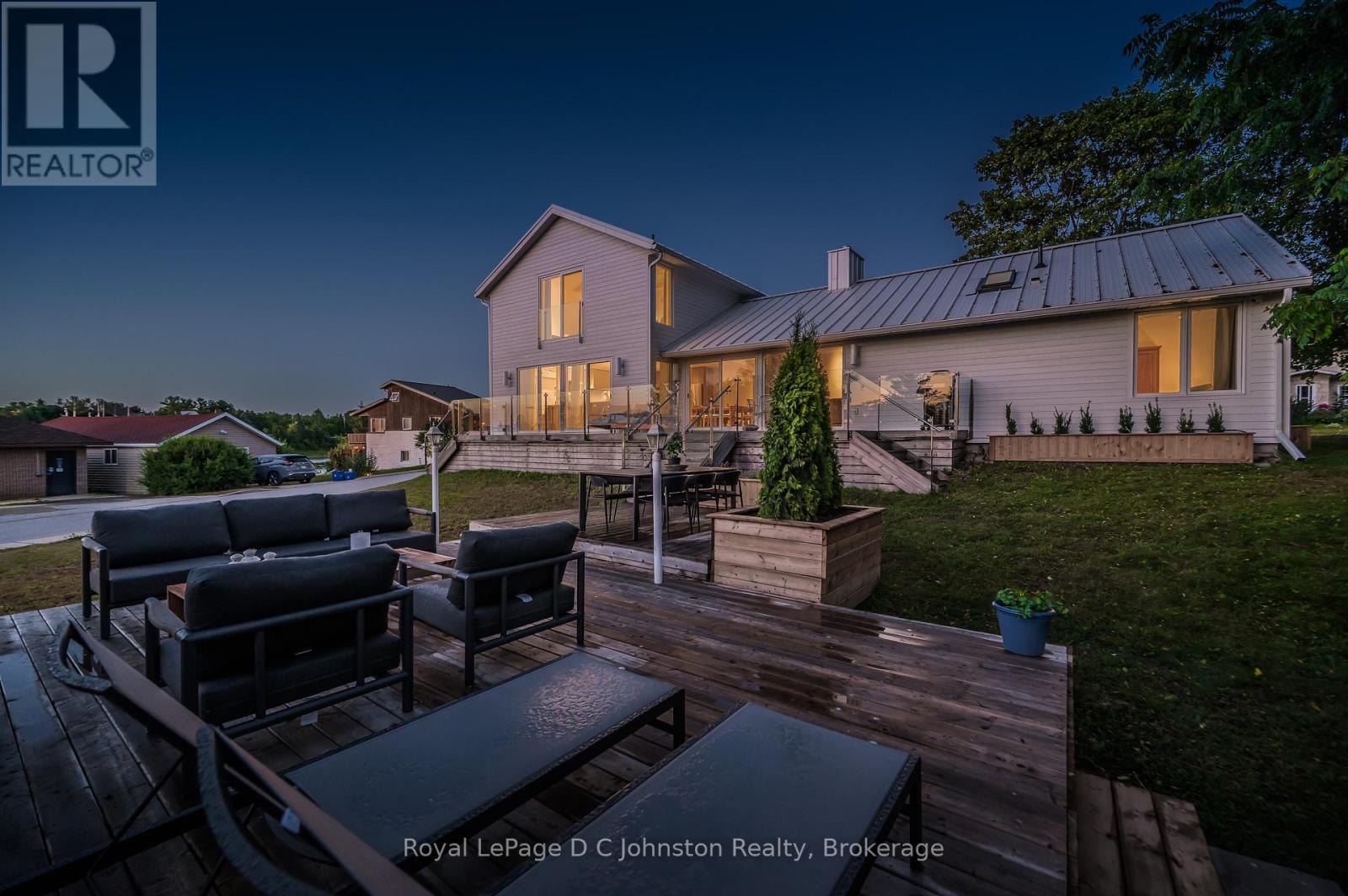 66 HURON STREET N - 41