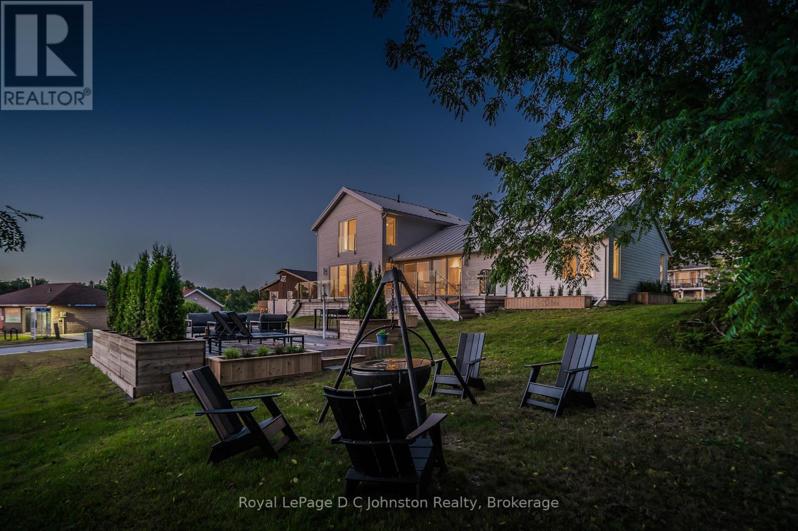 66 HURON STREET N - 45